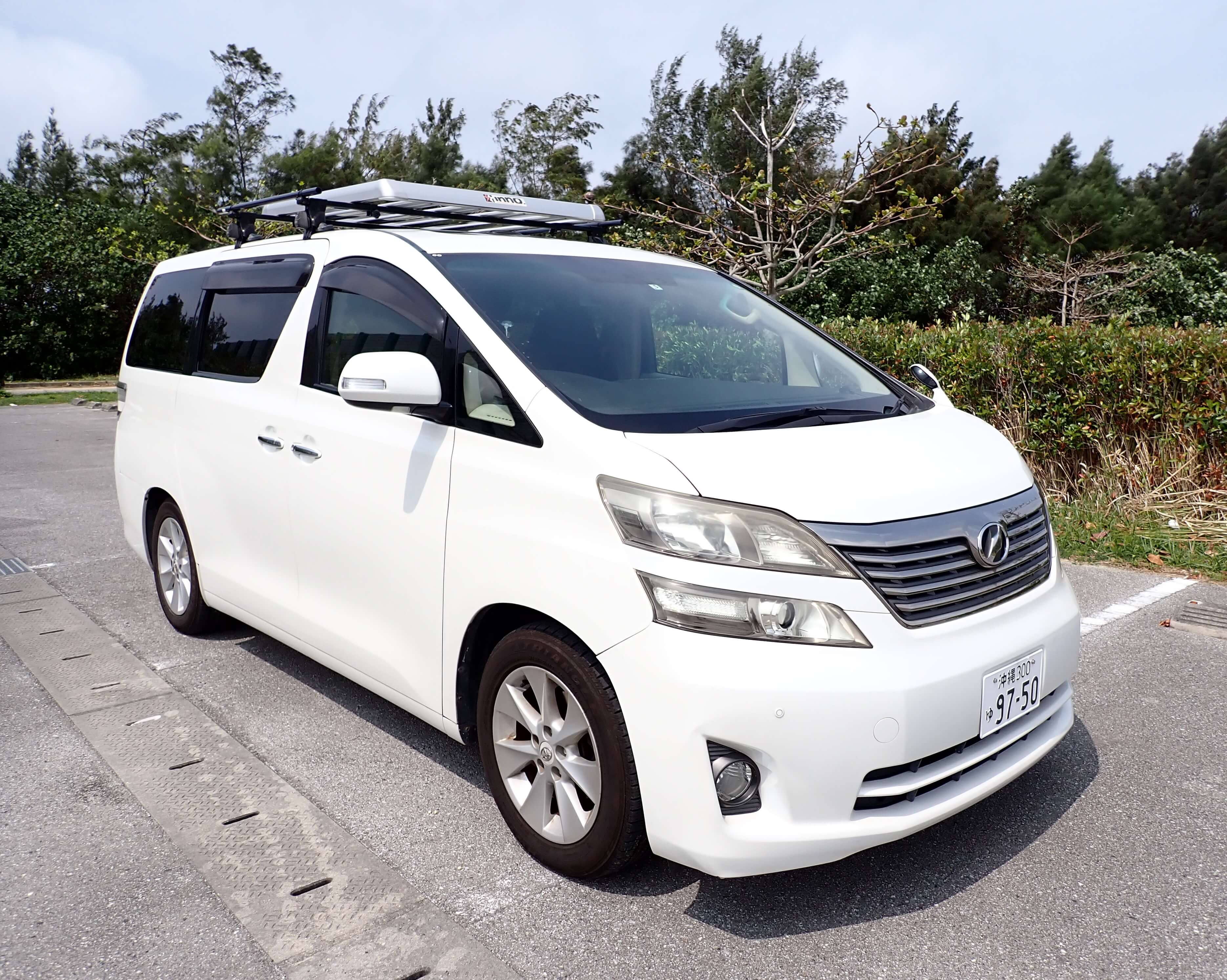 移動も快適に。広々としたヴェルファイアで送迎します 。