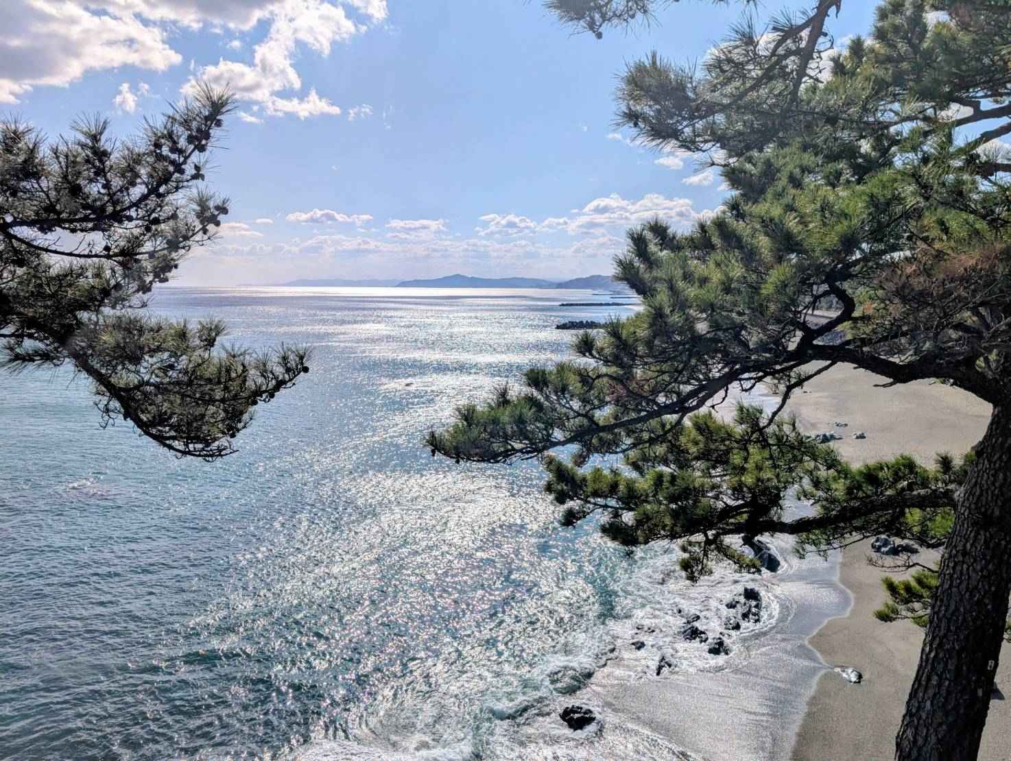 龍馬も眺めたかもしれない、桂浜の海