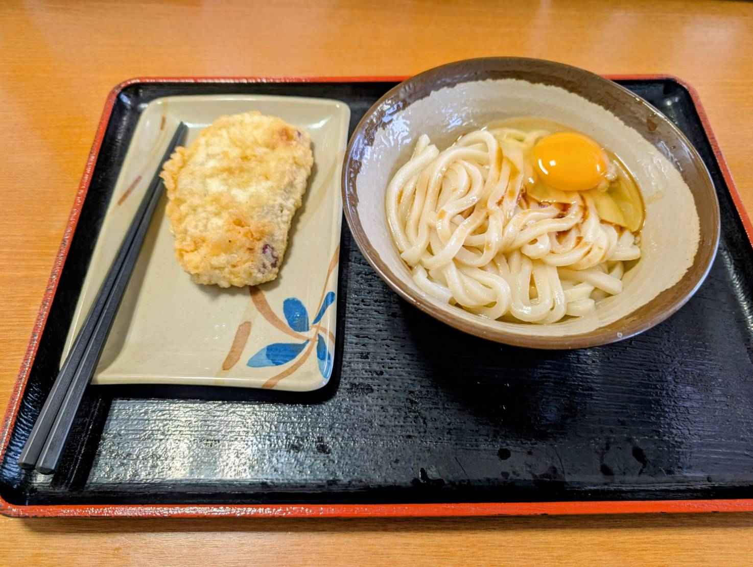 はしごうどん！めりけんやの釜玉と芋天
